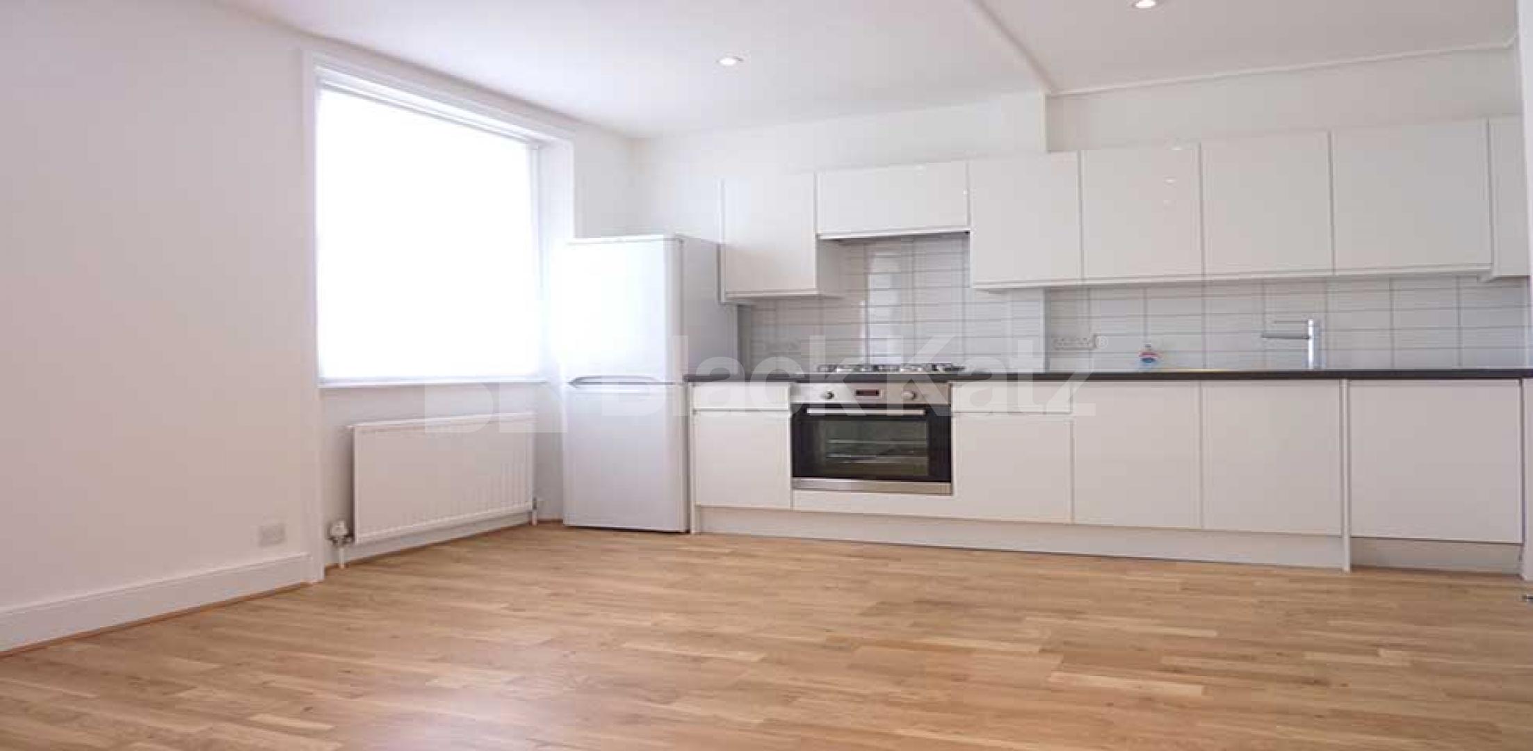 			4 BED/ 2BATH! , 4 Bedroom, 1 bath, 1 reception Flat			 Chepstow Road, BAYSWATER 